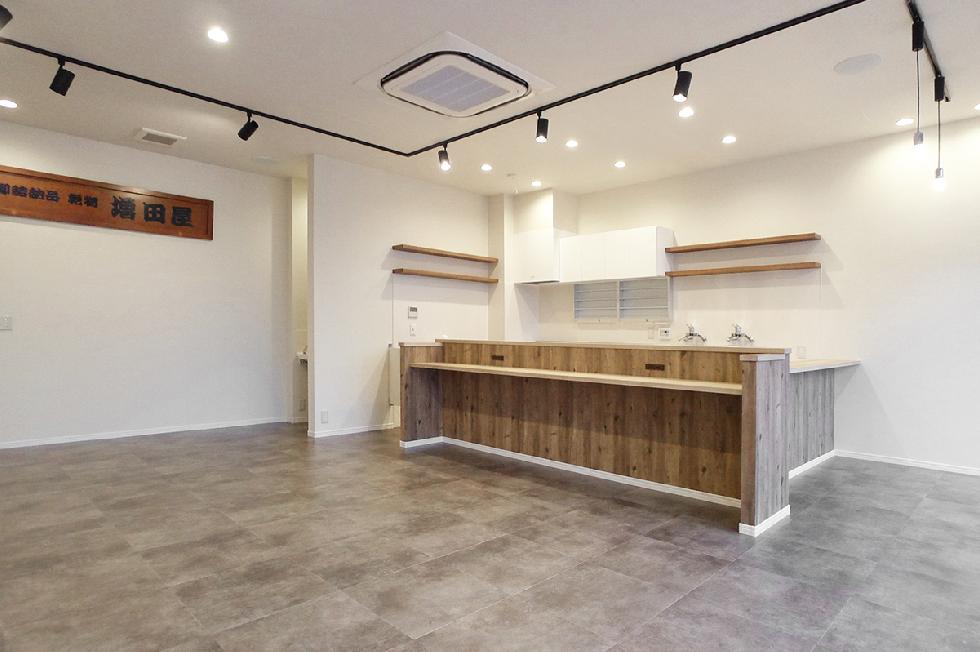 【店舗リニューアル】カフェ併設、和のテイストを存分に生かした乾物屋のデザイン改修「増田屋」