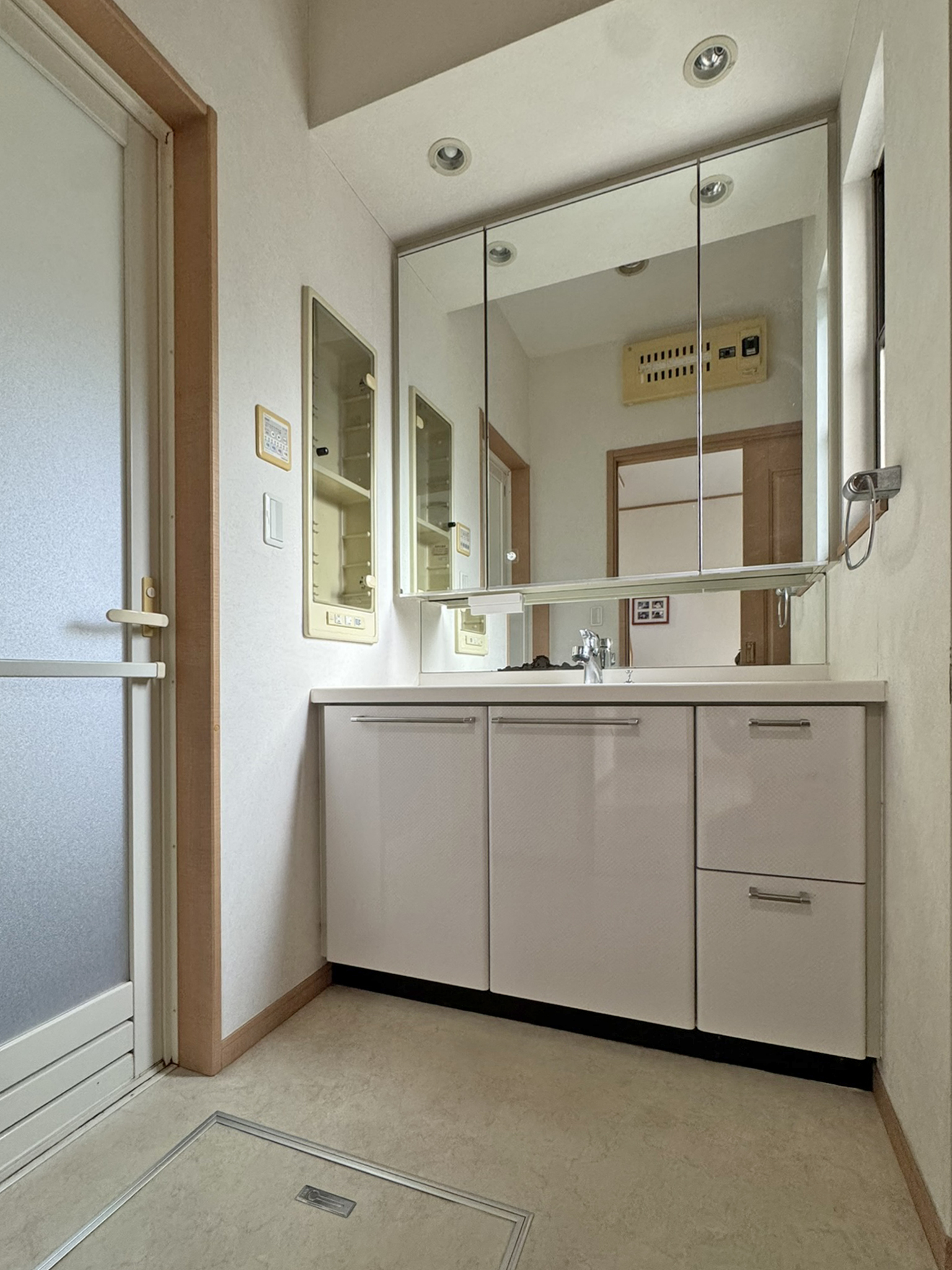 相模原市を拠点に行う水回りリフォーム事例｜八王子市の戸建て洗面所（水回り）リフォーム施工前